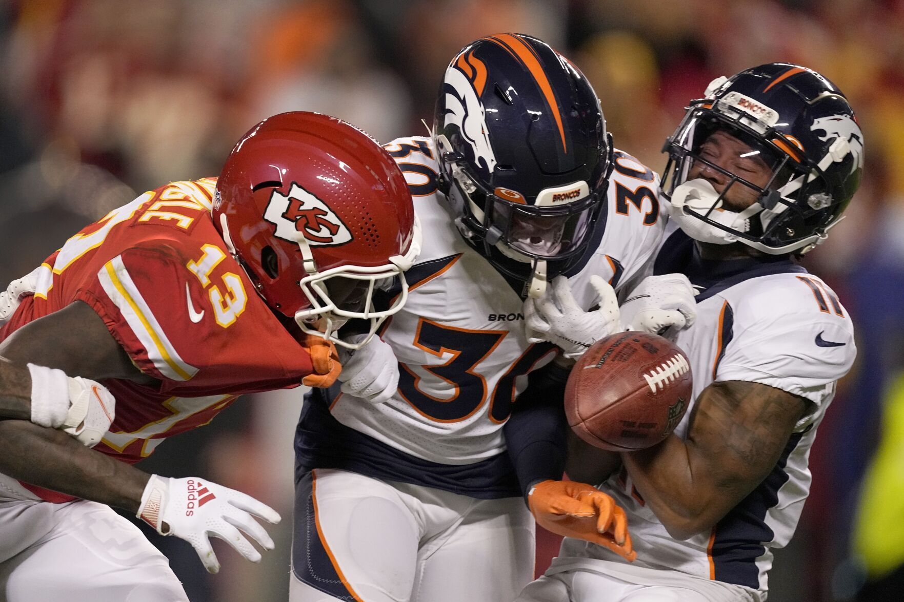 APTOPIX Broncos Chiefs Football